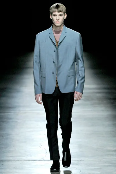 Look 27